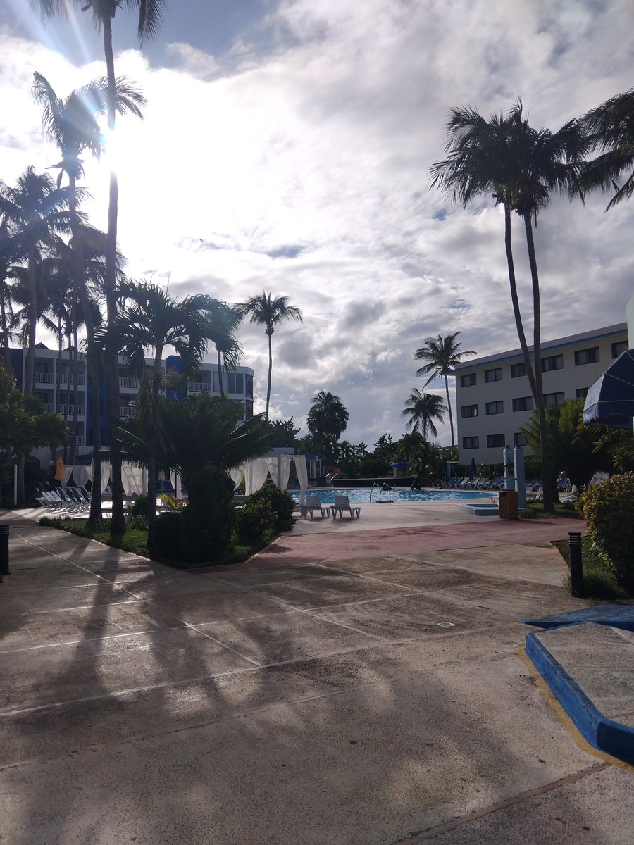 adis_lucia's tweet photo. Una vista única , solo aquí... en Hotel Club Tropical https://t.co/922QF8lhgC