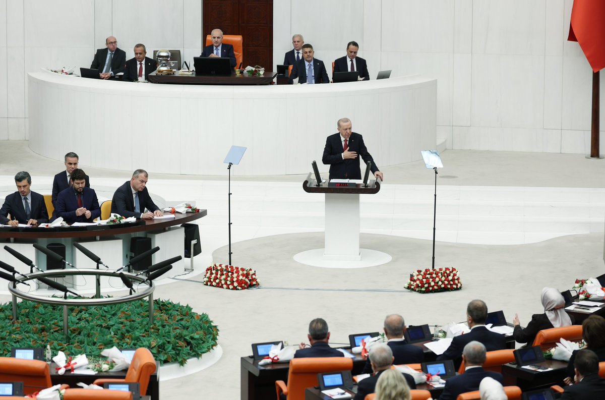 RTErdogan's tweet photo. Türkiye Büyük Millet Meclisi 28’inci Dönem 5’inci Yasama Yılı’nın ülkemiz, milletimiz, Meclisimiz, demokrasimiz, gönül coğrafyamız ve tüm insanlık için hayırlara vesile olmasını diliyorum.

Milletvekillerimize bu yeni yasama yılında yapacakları çalışmalarda Cenab-ı Allah’tan muvaffakiyetler niyaz ediyorum.