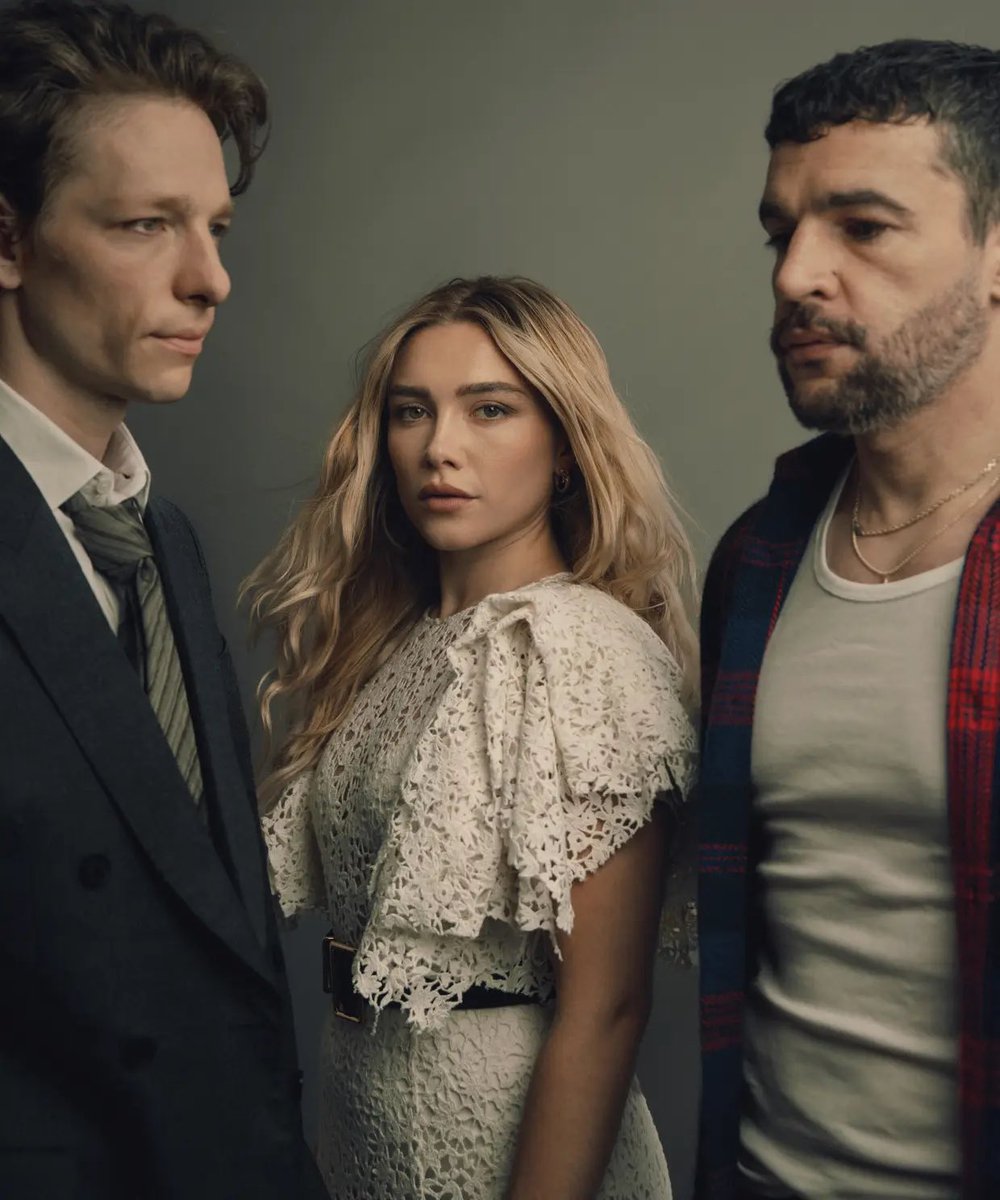 FilmUpdates's tweet photo. Florence Pugh, Mike Faist and Christopher Abbott photographed by Sophia Spring for The Los Angeles Times. https://t.co/uh2o2vtIaH