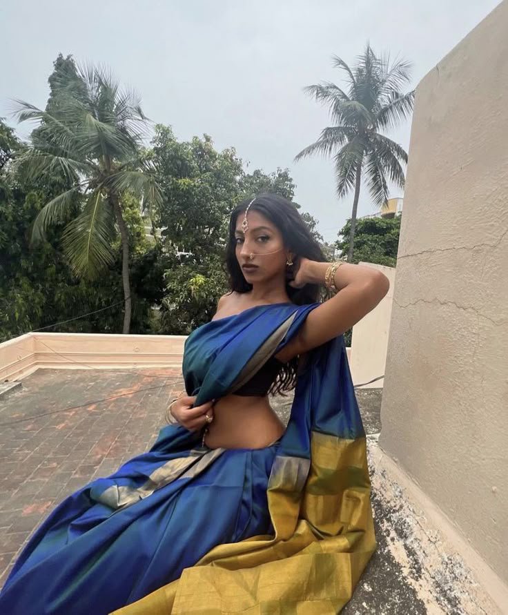 SakuRaj_'s tweet photo. Imagine being so narcissist as to say that THIS girl is constantly “dipping” in your black culture when Lara wears bindis 24/7, saris, and who in turn, has spoken about her experiences as an INDIAN woman

You are not the center of the world https://t.co/dvjpksIPr4