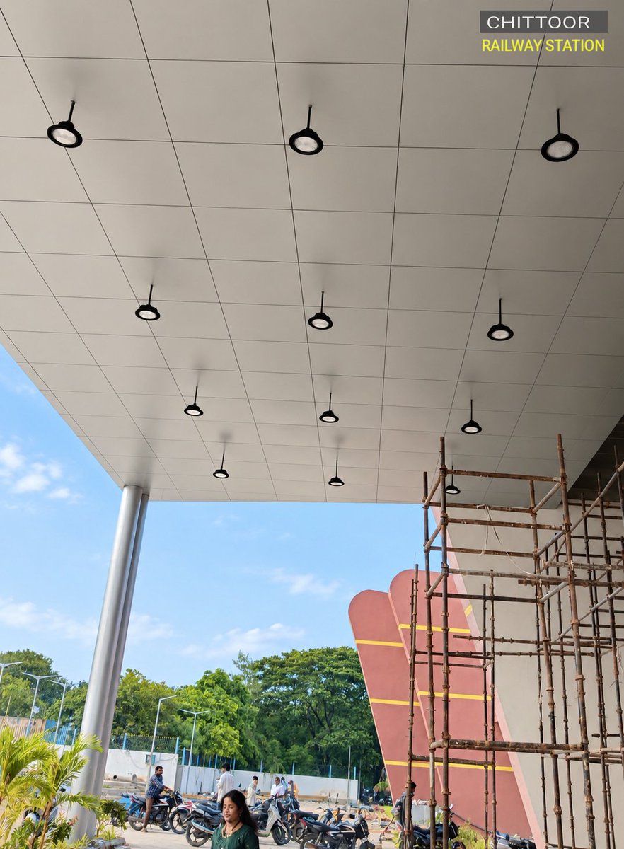 manachittooru's tweet photo. Chittoor Railway Station:
Main entrance modern canopy https://t.co/k1w1LYyoHk