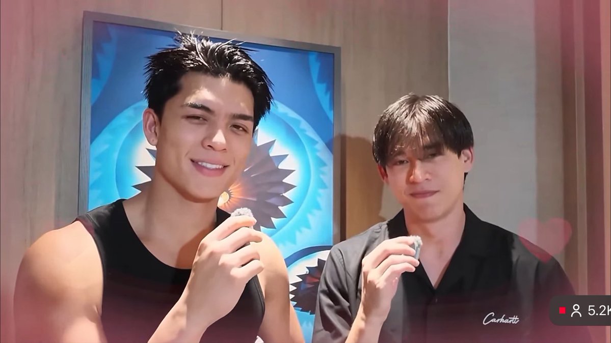 geonxinary's tweet photo. APA SIY PADA SEGER BGT ABIS TAKE SCENE APA SIH ENIY??? MANDI ((BARENG)) YA AH BYUR BYAR BYUR 😳🤤

#RoundOneSeries https://t.co/hOCarN4Yl5