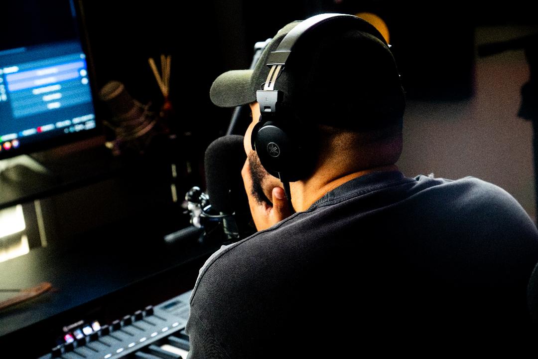 CurtissKing's tweet photo. I’m closing the chapter on chasing Mainstream Hip Hop news, conspiracies, and clickbait.  

I’ll always make room for major moments in Hip Hop that genuinely interest me, but my focus moving forward is creating, interviewing, and covering mostly indie artists and creatives who inspire me and spark meaningful conversations.  

I’m an active artist and producer. I love making music, and I’m done putting my own gifts on the back burner. 

Thank you to everybody holding me down through this wild transition. 🙏🏽