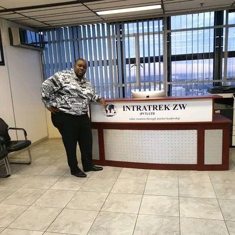 StewartMSimango's tweet photo. RIP Sir Wicknell Chivayo & wife Lucy Lulu Muteke 🕊️💔
Tanzwa kurwadziwa kukuru ne crash yakaitika nezuro 30 Sept 2026 manheru ku Marondera. Mweya yenyu ngazorore murunyararo. Makasiya mucherechedzo mukuru. Condolences kumhuri yese. 🕯️ #RIPWicknell https://t.co/EUDuoUYlgu