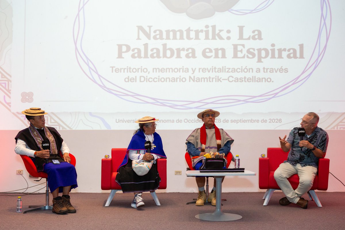lauao's tweet photo. El encuentro contó con la presencia de Mamá Bárbara Muelas Hurtado, Gregorio Yalanda y más miembros de la Comunidad Misak, acompañados por Jesús Alfonso Flórez, antropólogo, profesor e investigador de la UAO, que en conjunto orientaron la charla en torno al lenguaje, la memoria y el patrimonio cultural indígena. ❤