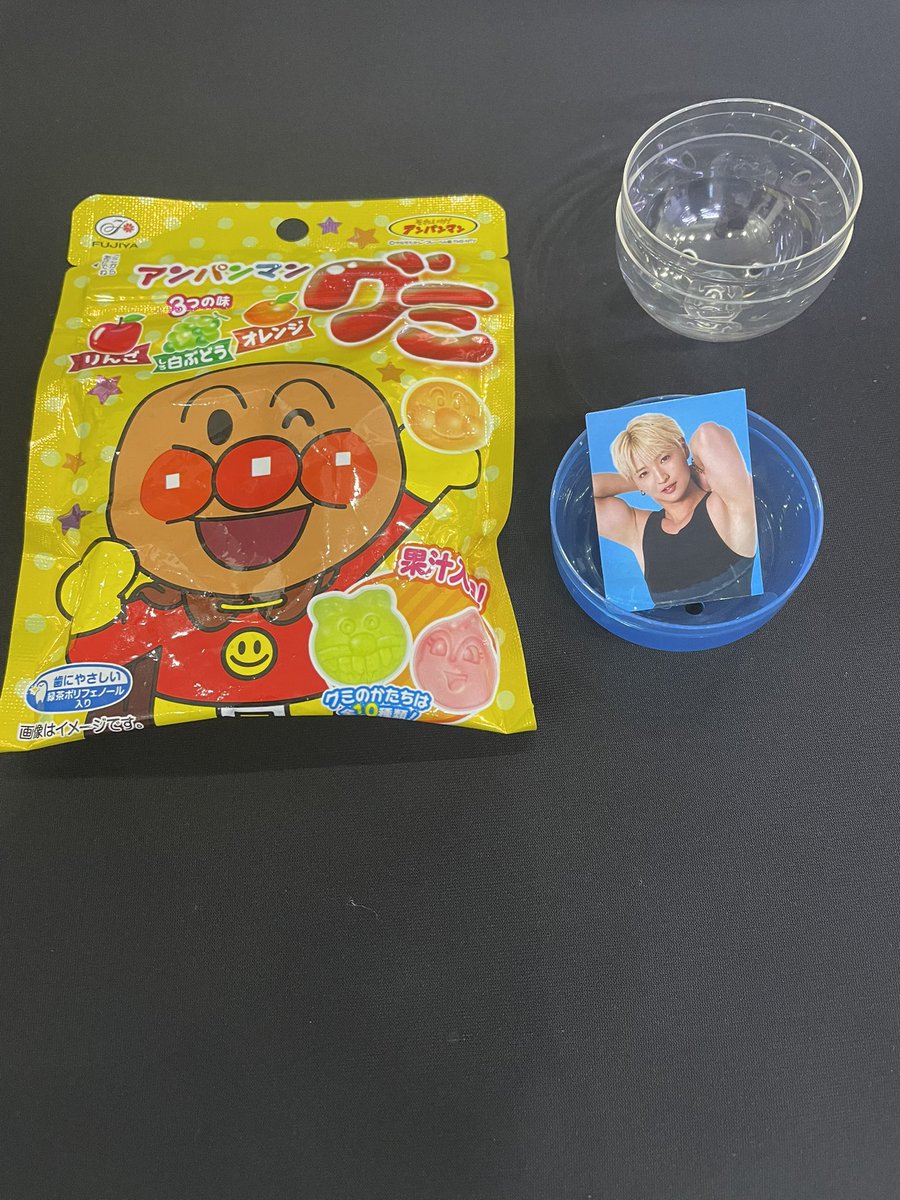 nisida_atsushi's tweet photo. #ボケルバ でした！
せんだいさんの誕生日を祝いに行ったら、自分の名前が入ったケーキがありました！
嬉しい☺️
最後の残ったケーキを賭けた同点決勝で敗れて、追加のケーキ獲得ならず！
主催のせんだいさん、参加者の皆さん、ありがとうございました！ https://t.co/cIRnrocXyp