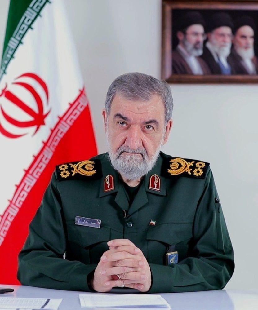 fruzech's tweet photo. سردار محسن رضایی: 
تا زمانی که انتقام رهبر را نگیرم شهید نمی شوم. https://t.co/FAePgKt6mY