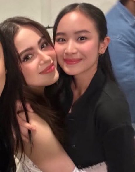 teamcapkrysofc_'s tweet photo. hello…? ang clingy 😭😭😭 #capkrys https://t.co/ilrpVUF0kQ