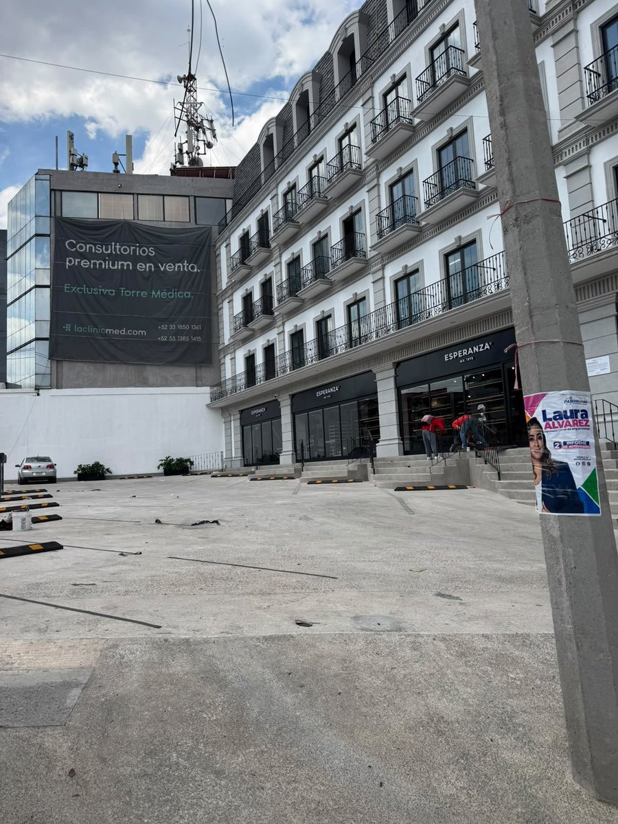 ciudadano_unido's tweet photo. 📣📣🤬🤬PANADERIA LA ESPERANZA 🤬🤬📣📣
Nadie esta en contra de tus negocios ‼️‼️PERO SI EN CONTRA DEL ATROPELLO DE 📌📌🤬🤬CONSTRUCCIONES ‼️‼️MASIVAS ‼️‼️que DESTRUYEN Y DESQUICIAN NUESTRAS CALLES🤬🤬🤬
📣📣en LOMAS DE CHAPULTEPEC 📌📌en MONTE LIBANO 🤬🤬NO TE QUEREMOS CON ESTE MONSTRUO DE OBRA📌📌

Tampoco te queremos en LOMAS ALTAS🤬🤬DESTRUYENDO LA VIALIDAD, que de por si  es caótica.
‼️‼️📣📣AFECTAS A TODA LA SALIDA A LA CARRETERA Y A TODO EL ENTORNO.

❌❌❌📌PARALE YA CON EL ABUSO ❌❌❌📌
@PanaderiaLaEsp2 
@AlcaldiaMHmx 
@mauriciotabe @cesar_m_garrido (manotas) 
@GustavoGarciaMH 

@comitehc @cclomaschapulte @colonia_roma @SanenCoyoacan @copaco_san @irrigationassoc  @vecinosunidosmx @soytabacalera @JosefinaMacG @haceraprender @PanchIta701 @Americagil71 @VillaDeCortesBJ @eugeniaseni @jaruedagaona @LomasReforma @CdmxNavidad @ElRosedalCoy @CteCiudAmpAlpes @colonia_roma @ColHipodromo1 @CNocheBuenaBJ @LaColoniaJuarez @LaRomaDF @VecinosLomas @VecinosSurRoma @Veronic_Anzures @Tlacopac_Campes @Cocove_MX @vecinosunidosmx @vecinoseguro @Vecinos_Bezares @VecinosvAnzures @comitebarrilaco @ParquesPolanco8 @parqueRS @PoligonoMH @PolancoUnidoAC @lavozdepolanco @p1chagoya @NoReforma935 @Antonio_Carbia  @ManuelTorr66419