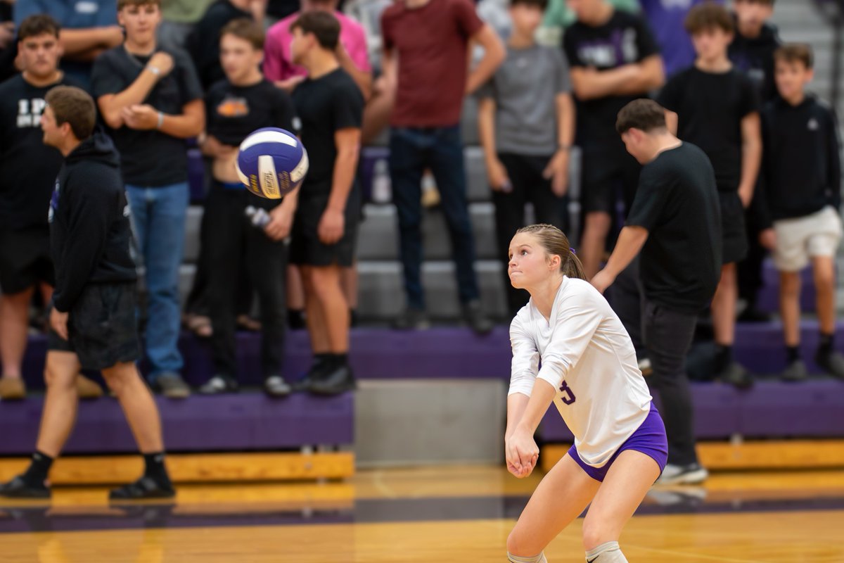 AaronKDesigns's tweet photo. Rivalry night in Strasburg. 🏐💜 The Rams fell to Central High School, but the effort and team spirit were worth capturing.

📸 Photos are available for purchase: https://t.co/5heka5zHVQ

Eight favorites in this thread. #StrasburgRams #Volleyball https://t.co/qTkES30kWB