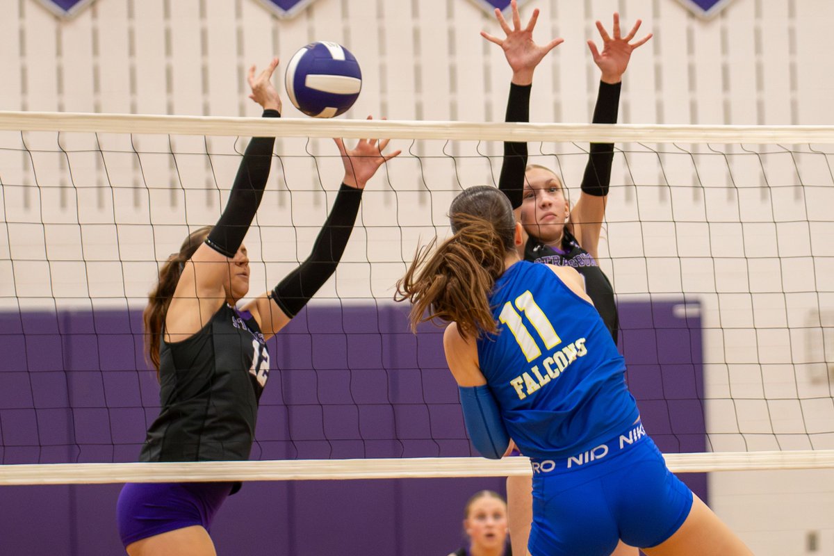 AaronKDesigns's tweet photo. Rivalry night in Strasburg. 🏐💜 The Rams fell to Central High School, but the effort and team spirit were worth capturing.

📸 Photos are available for purchase: https://t.co/5heka5zHVQ

Eight favorites in this thread. #StrasburgRams #Volleyball https://t.co/qTkES30kWB