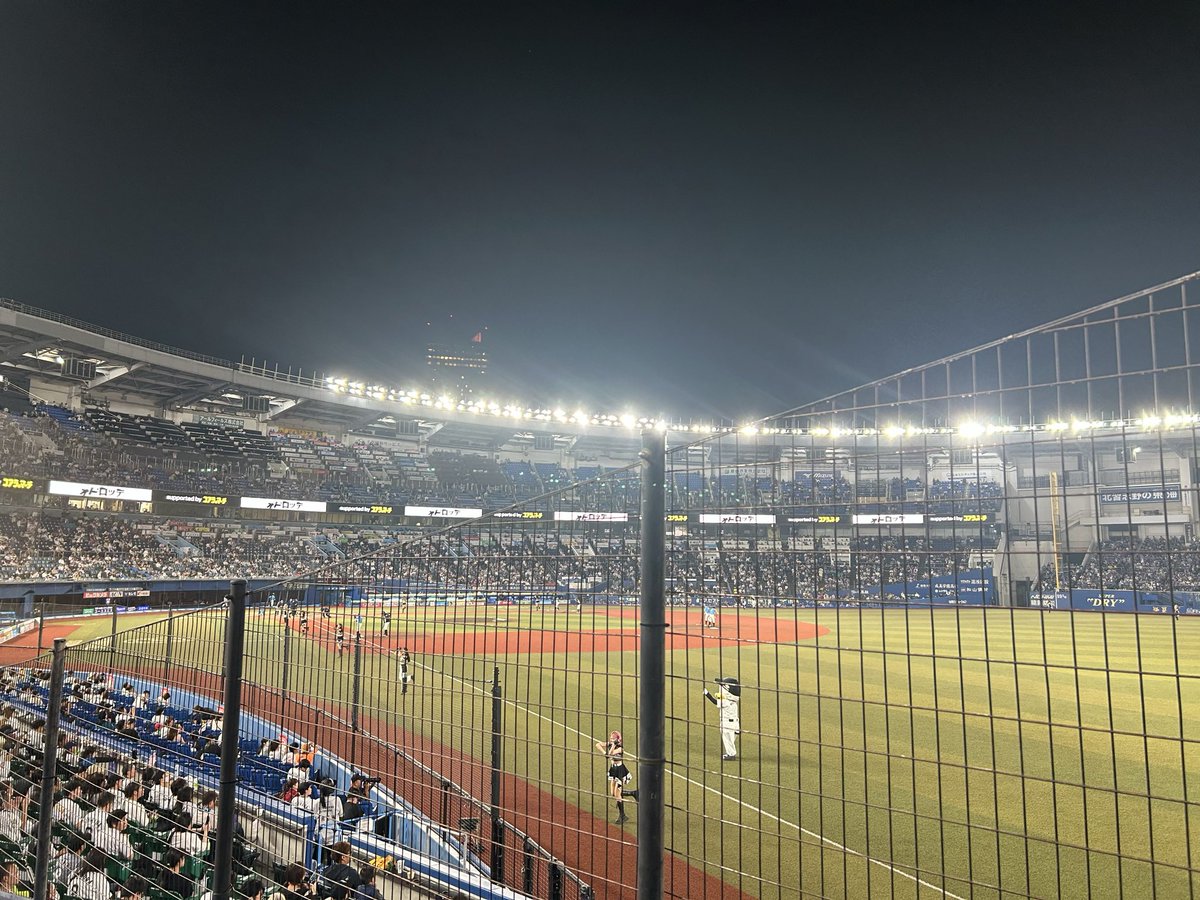 hb__o8's tweet photo. 現地4連敗中…。
流石に勝ちたいけど、行けるかなあ
#chibalotte https://t.co/QXI21qmCFC