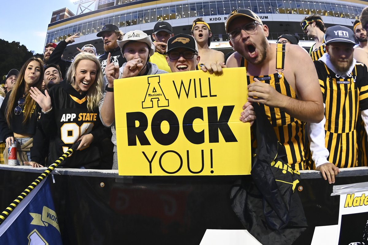 AppFBRecruiting's tweet photo. 1 more week until we’re rocking again 🏔️⚡️

Excited to get more student-athletes and their families up to Boone.

10/10 vs. ODU | ESPN+ 🎥 @ 1:00pm https://t.co/hUOVaNQuyG