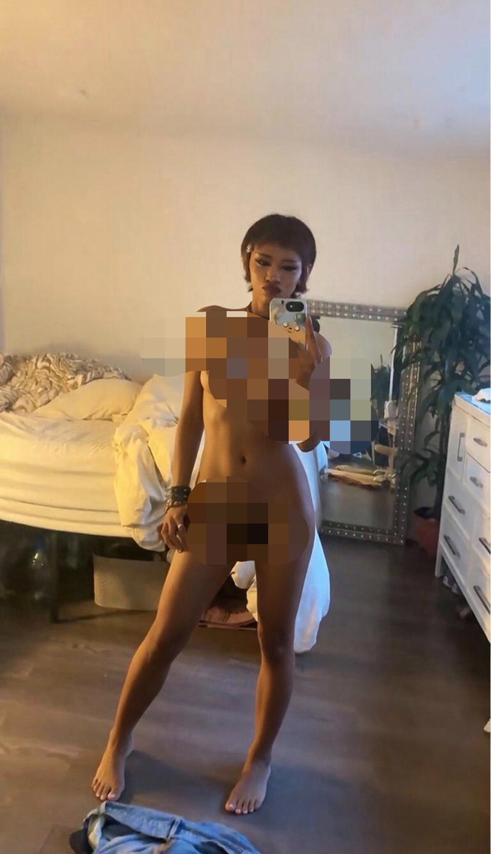 prsnalcumdump's tweet photo. if your cock is bigger than my bf’s i’ll send u my nudes :3 https://t.co/7hIKydjLGZ