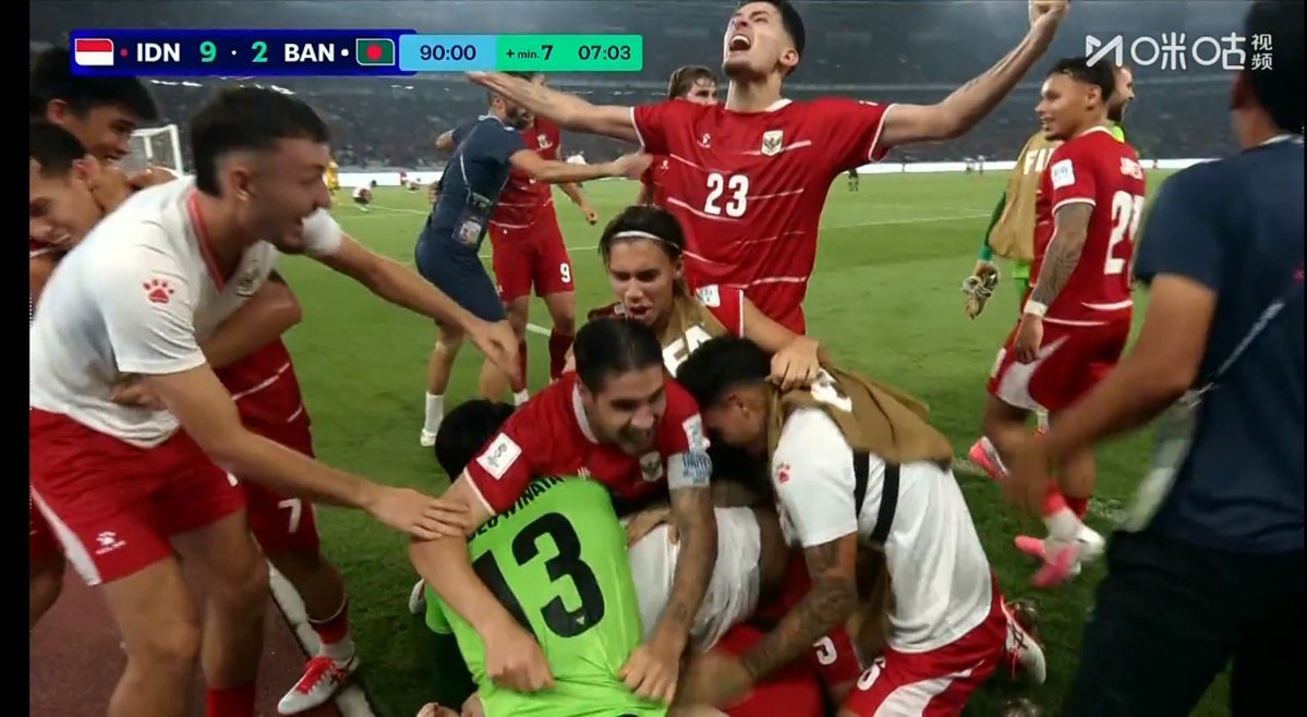 dumpys10_'s tweet photo. INDONESIA WHAT A FUCKING GAMEE🔥🔥 
#TimnasDay https://t.co/L5spqiytbd