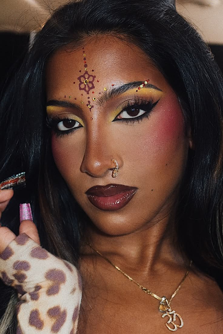 SakuRaj_'s tweet photo. Imagine being so narcissist as to say that THIS girl is constantly “dipping” in your black culture when Lara wears bindis 24/7, saris, and who in turn, has spoken about her experiences as an INDIAN woman

You are not the center of the world https://t.co/dvjpksIPr4