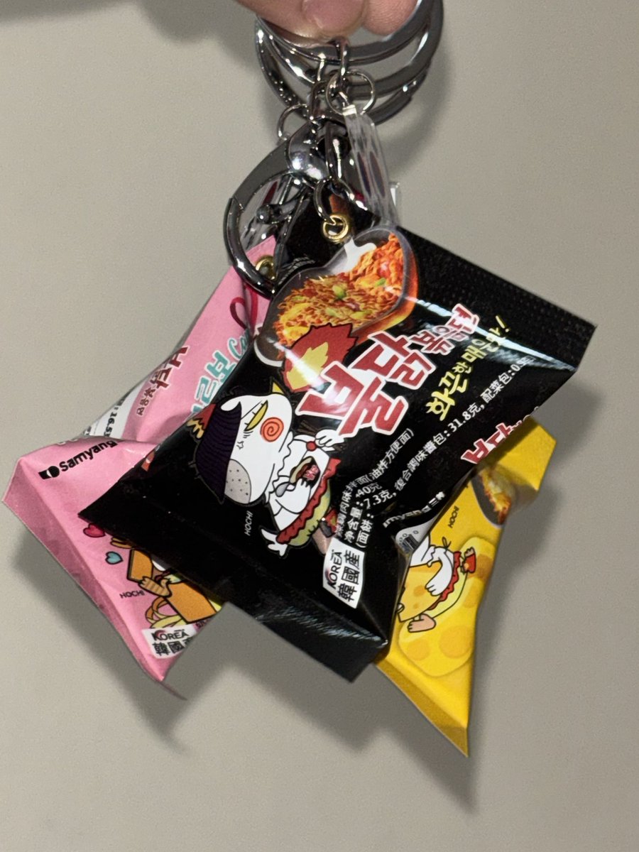 gehlee_gdangca's tweet photo. matching buldak keychains i got for me and my brothers :3 https://t.co/h7c03Zp00m