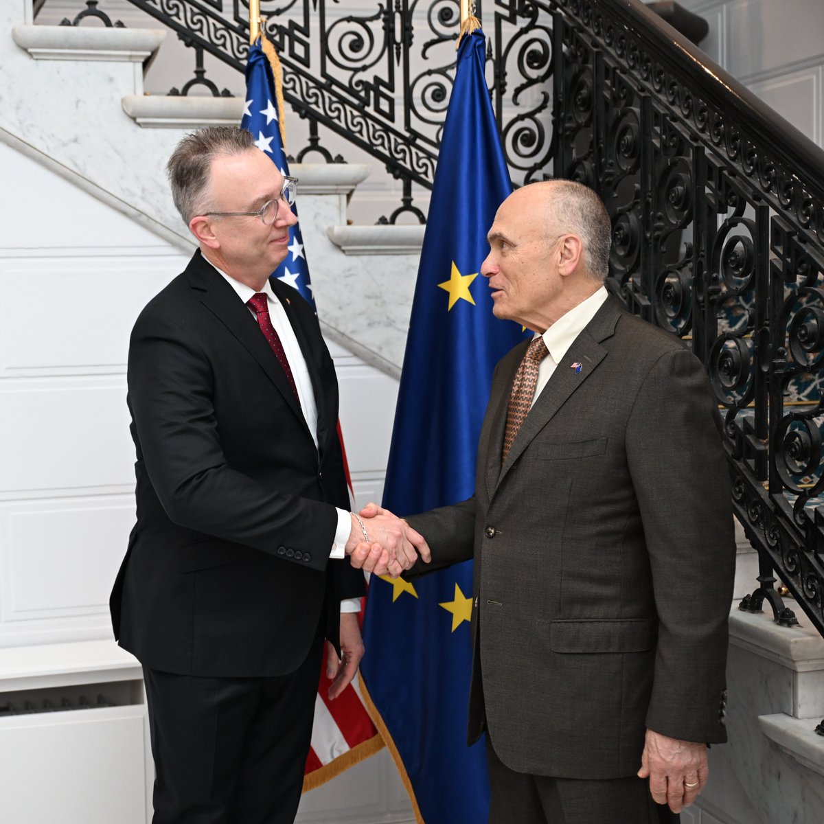 USAmbEU's tweet photo. The chemicals industry is central to the modern global economy. Investments by U.S. companies that support innovation while maintaining reliable operations in Europe, such as @chevronphillips, strengthen transatlantic trade. The EU can build on this foundation with continued momentum toward deeper transatlantic cooperation – and away from closed-market approaches – to chart a path forward for this important sector.  Thank you, @chevronphillips CEO Steve Prusak, for the discussion.
