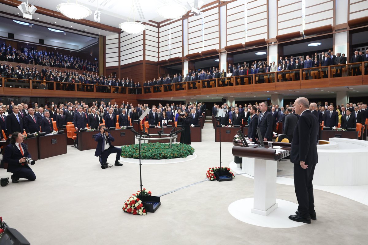 TatarArslan's tweet photo. 📍TBMM | Genel Kurul

Genel Başkanımız ve Cumhurbaşkanımız Sayın @RTErdogan'ın teşrifleriyle; Gazi Meclisimizin 28. Dönem 5. Yasama Yılı Açılış Programı’na katıldık.

Yeni yasama yılının ülkemize, milletimize ve Türkiye Yüzyılı hedeflerimize hayırlar getirmesini temenni ediyorum.🇹🇷