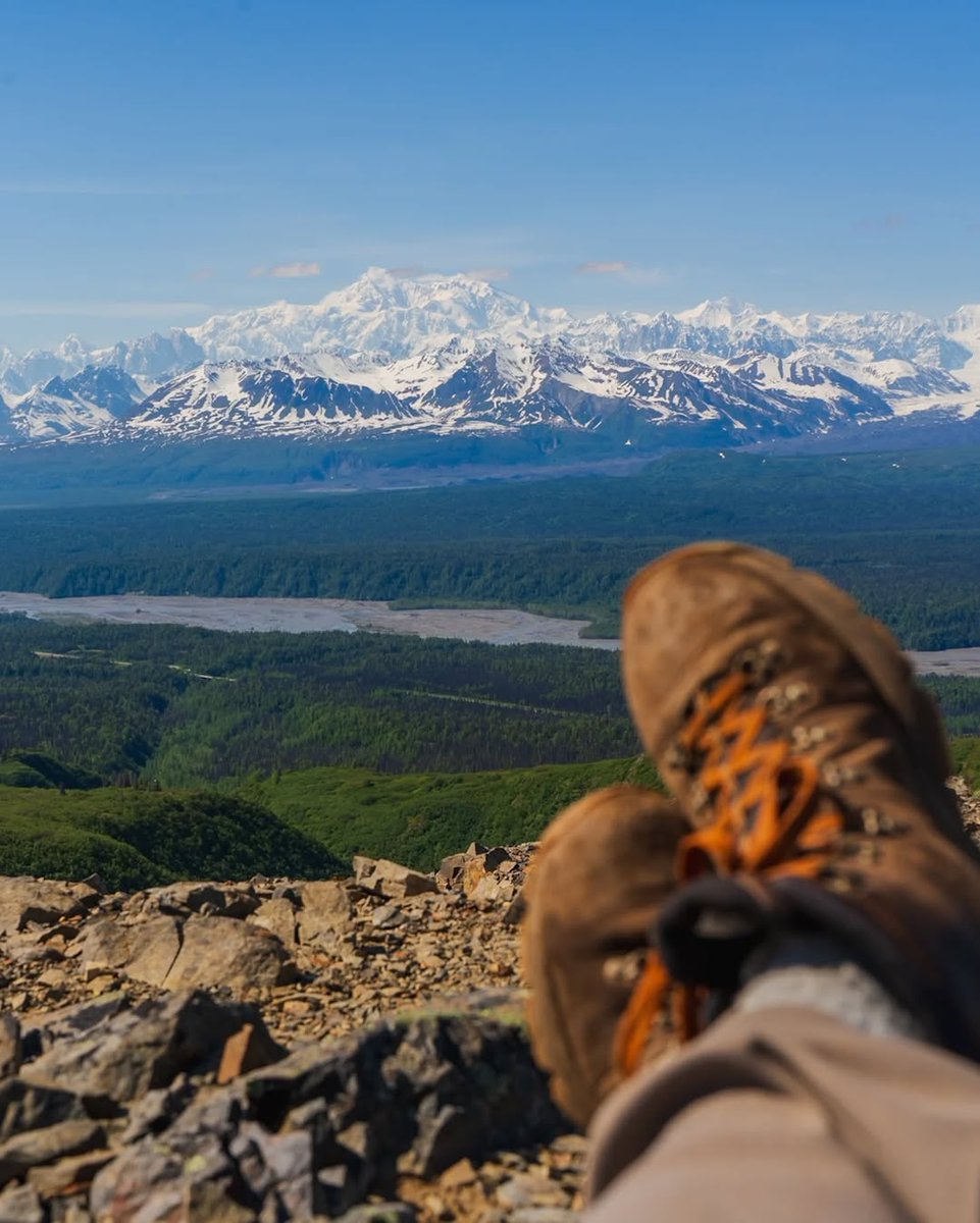 ferreira4291's tweet photo. Cheers to Saturday! ποΈπ»
Is there anything better than soaking up the sun in the mountains with a lukewarm canned beverage in hand? We didnβt think so. πΈ: @benjakopp
#meriwool #meriwoollayers #staycozy #outdoorclothing #adventureclothing https://t.co/rFt2yZfsbI