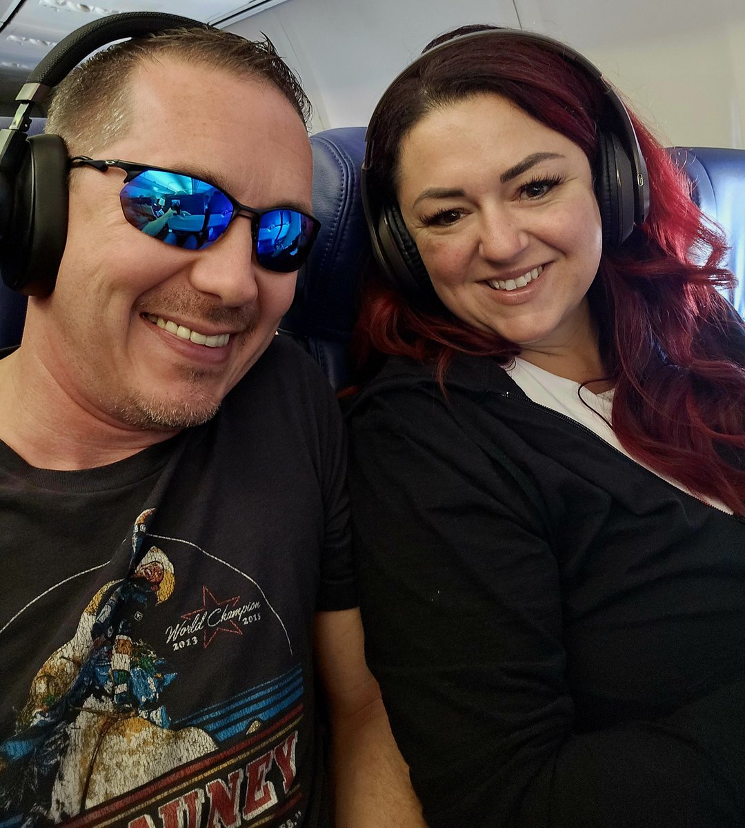 BrickedDilf's tweet photo. Wheels up otw to South Beach ⛱️ with this Milf @intriguedmomma. Maybe a trip to the #milehighclub 🤔 https://t.co/EbDJk80TSY