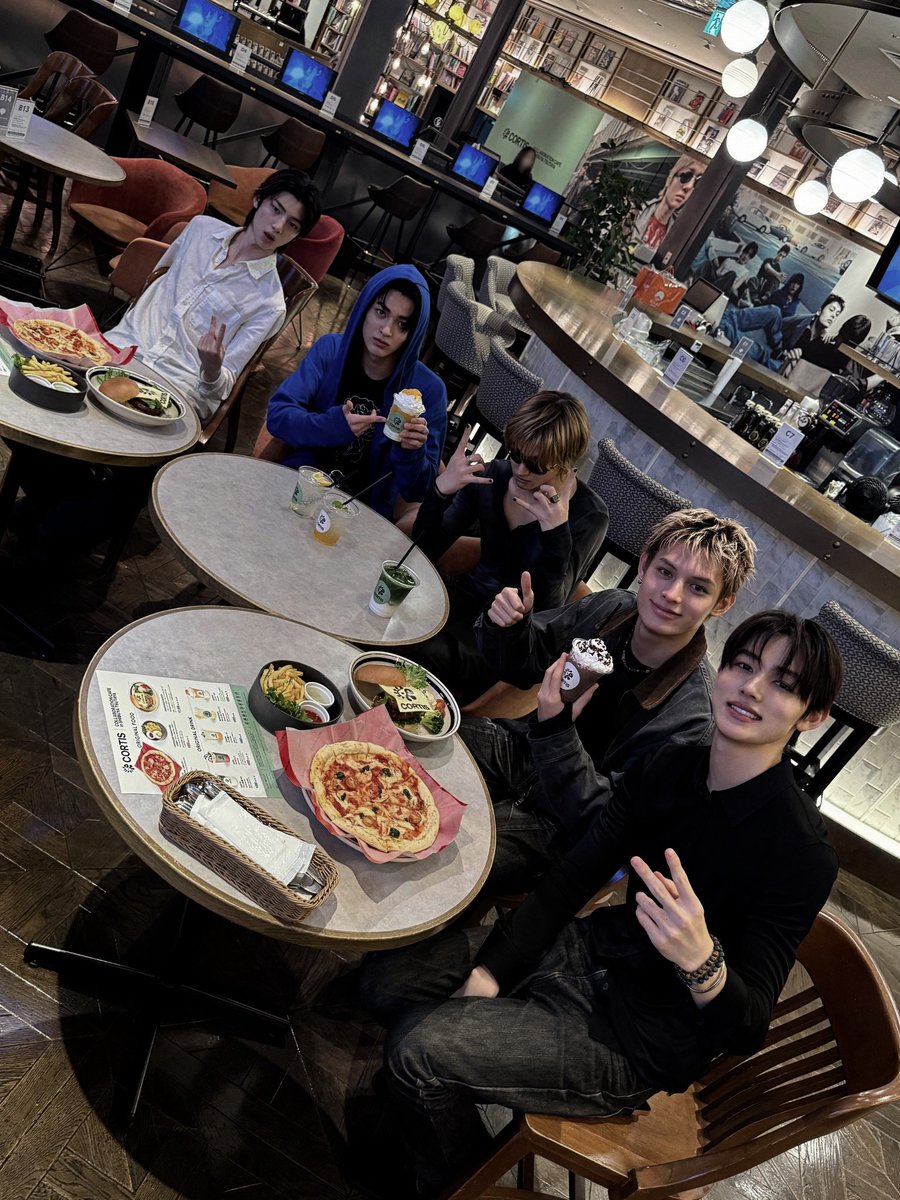 Edwarps tweet picture