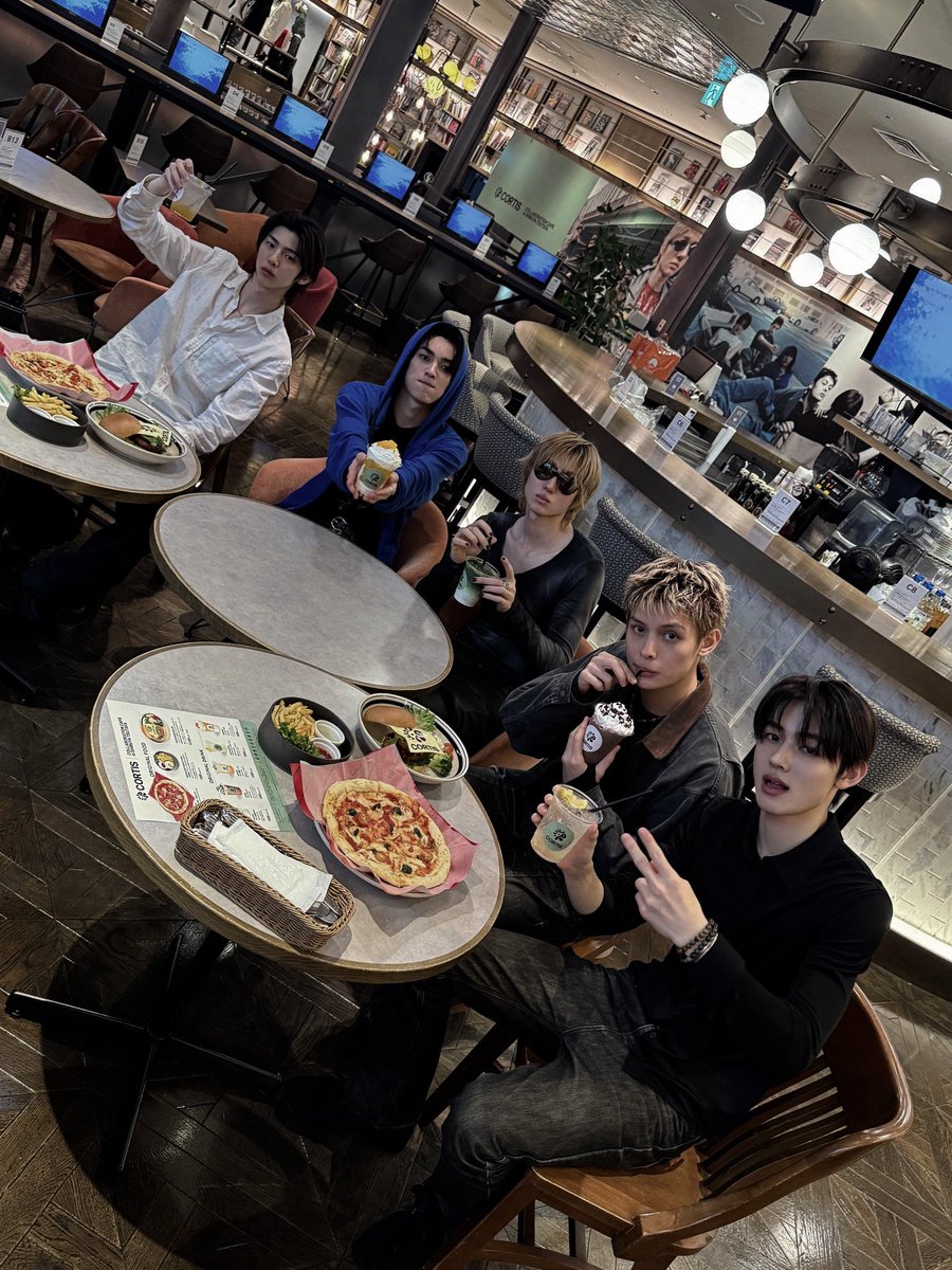 Edwarps tweet picture