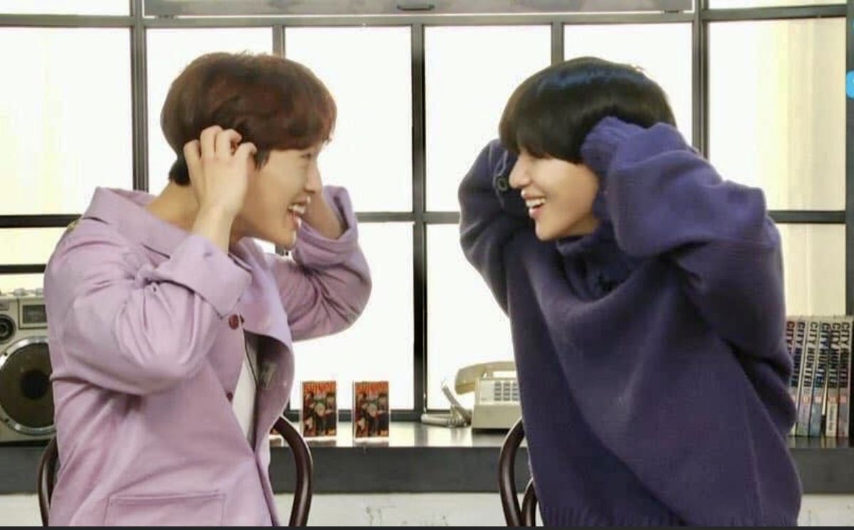 ontaeisbester's tweet photo. cheeky taem and happy Jinki~ https://t.co/RCZswAirbu