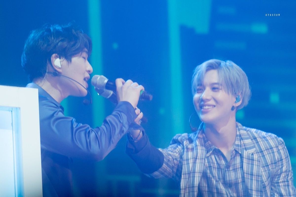 ontaeisbester's tweet photo. cheeky taem and happy Jinki~ https://t.co/RCZswAirbu