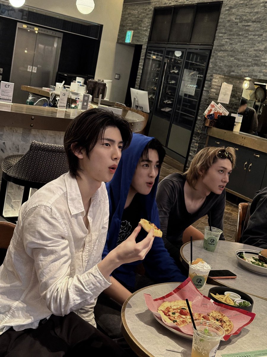 Edwarps tweet picture