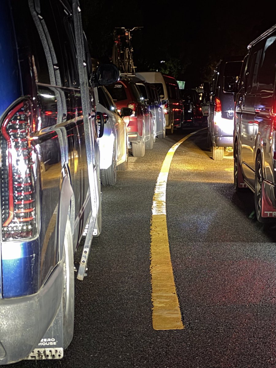 ake165919's tweet photo. もてぎに4時間かけて到着💨
頑張って走ってきたけど、ゲートはまだ先😵
待機時間のんびり過ごします🍵
#モビリティリゾートもてぎ 
#Motogp https://t.co/yVMOyaRk7W