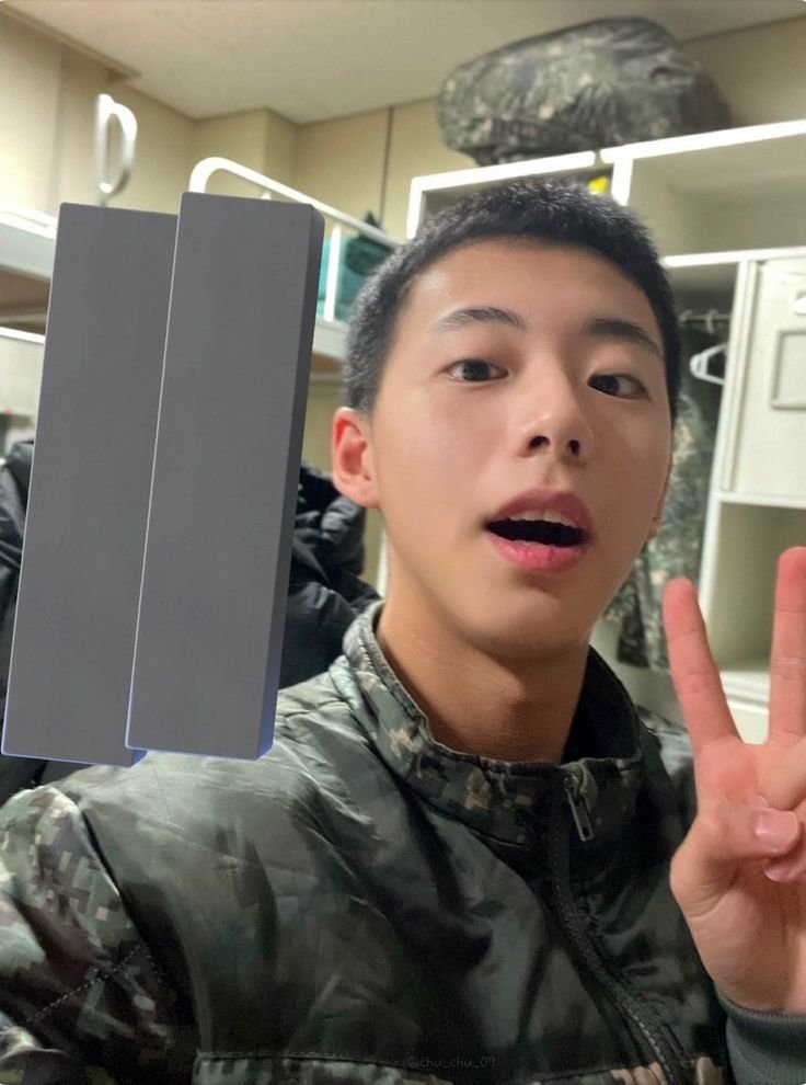acervoahof's tweet photo. e foi assim que o jeongwoo quebrou todos os padrões https://t.co/P3vNLBj1Ij
