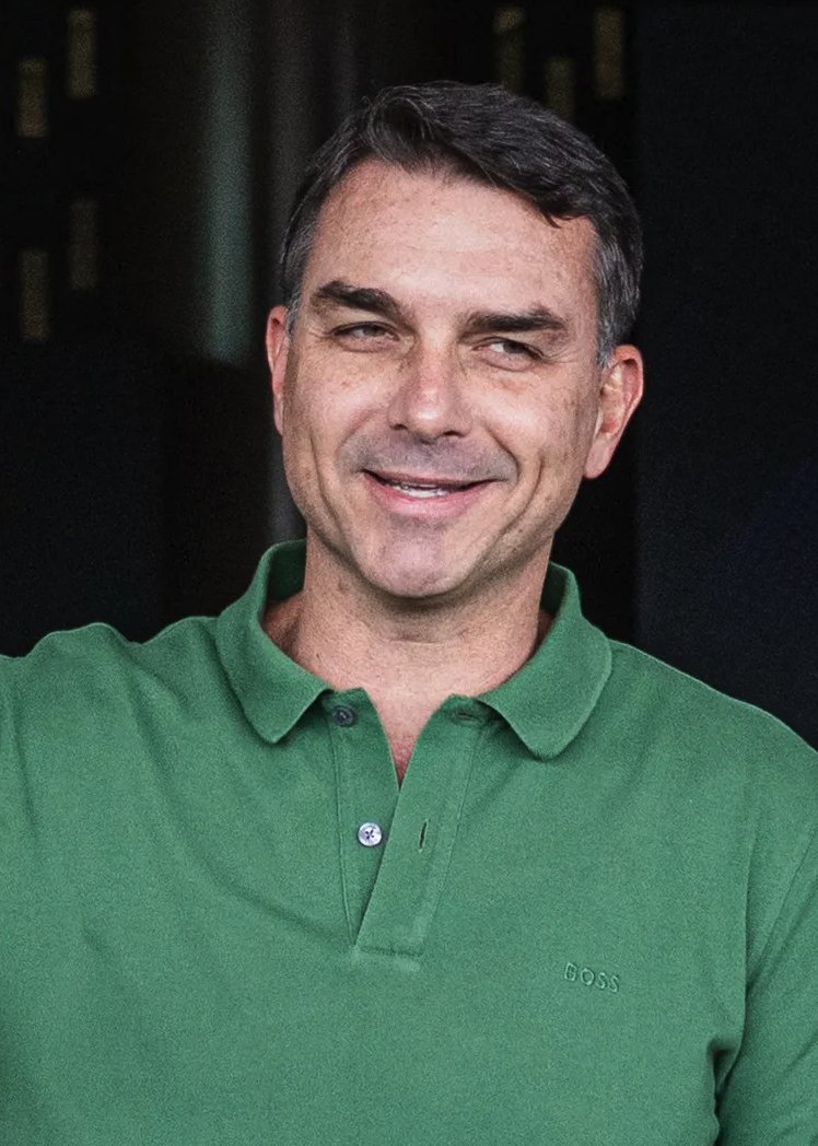 Polymarket's tweet photo. BREAKING: Bolsonaro surges to record-high in Brazil's presidential odds, seeking to shift the country closer to the U.S. &amp; away from China.

62% chance. https://t.co/3k9GbvubBd