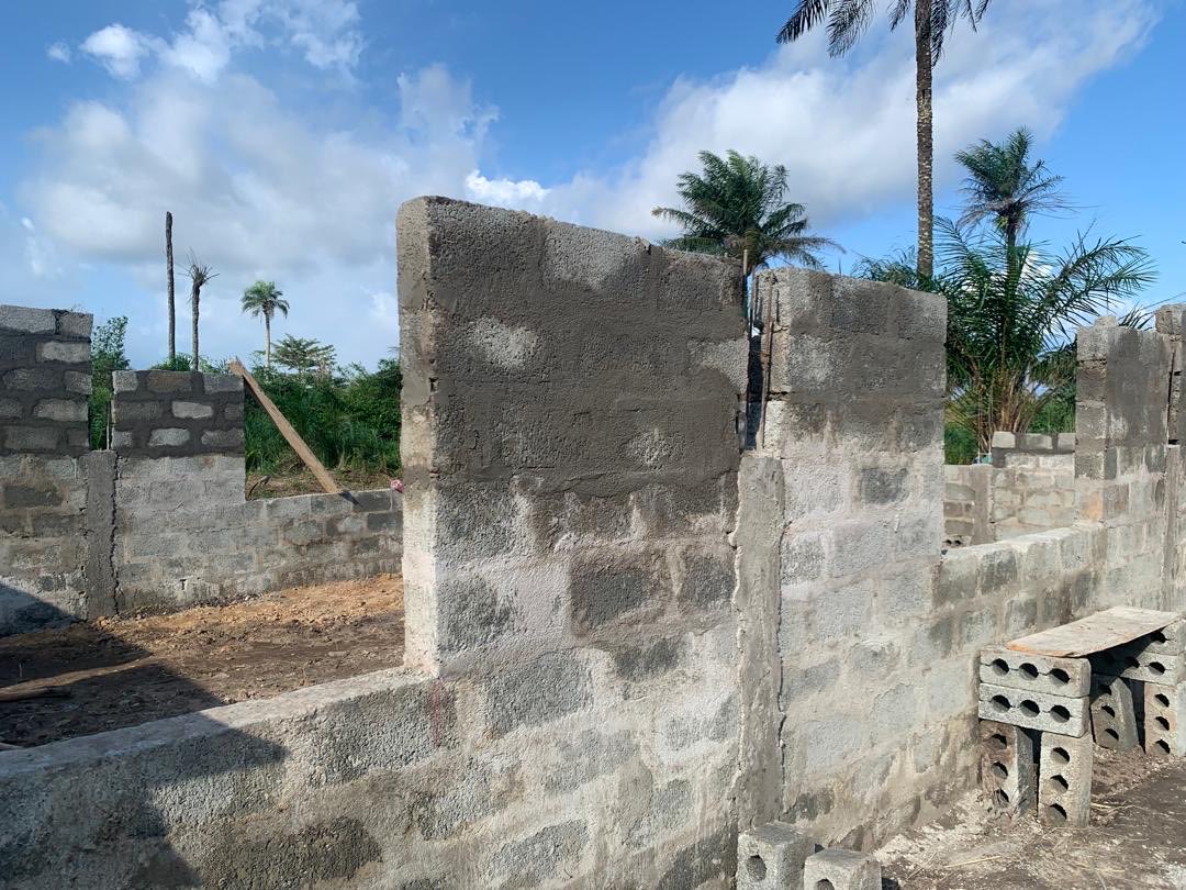 medspanol's tweet photo. Good morning from Clinic One. 🇸🇱

We believe where you’re born shouldn’t determine whether good healthcare is within reach.

So we’re building.

California → Sierra Leone.

Road to Patient #1. 💙 https://t.co/jv2dCiPg73