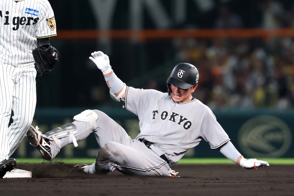TokyoGiants's tweet photo. 【一軍】巨人2-2 阪神

先発の #竹丸和幸 投手は5回を投げ被安打7も無失点の粘投。
#吉川尚輝 選手は適時打を含む2打点の活躍も終盤に追いつかれ引き分け。

https://t.co/oBDuPPGiYF https://t.co/H3RKbfbJRh
