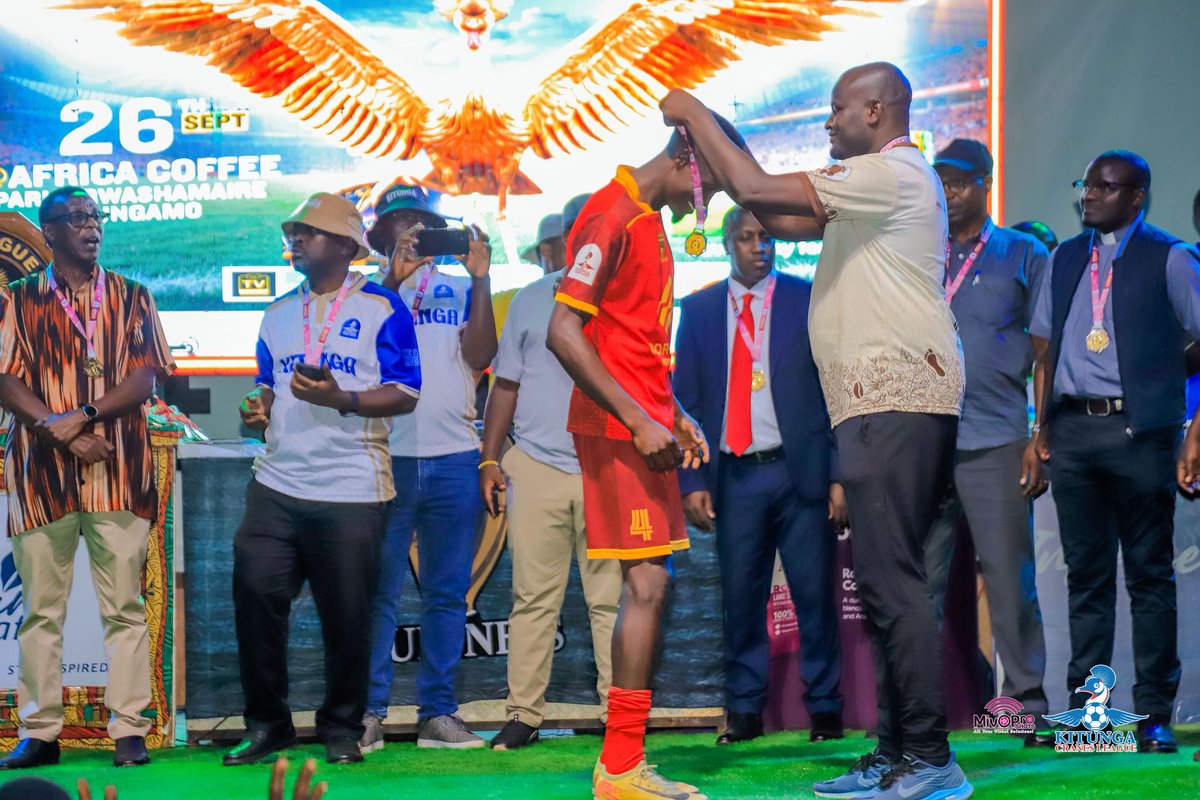 KitungaLeague's tweet photo. Best Defender of the Season!

VERMA - @AkahuriFc 

#KitungaLeague https://t.co/H4OQdm0Shi