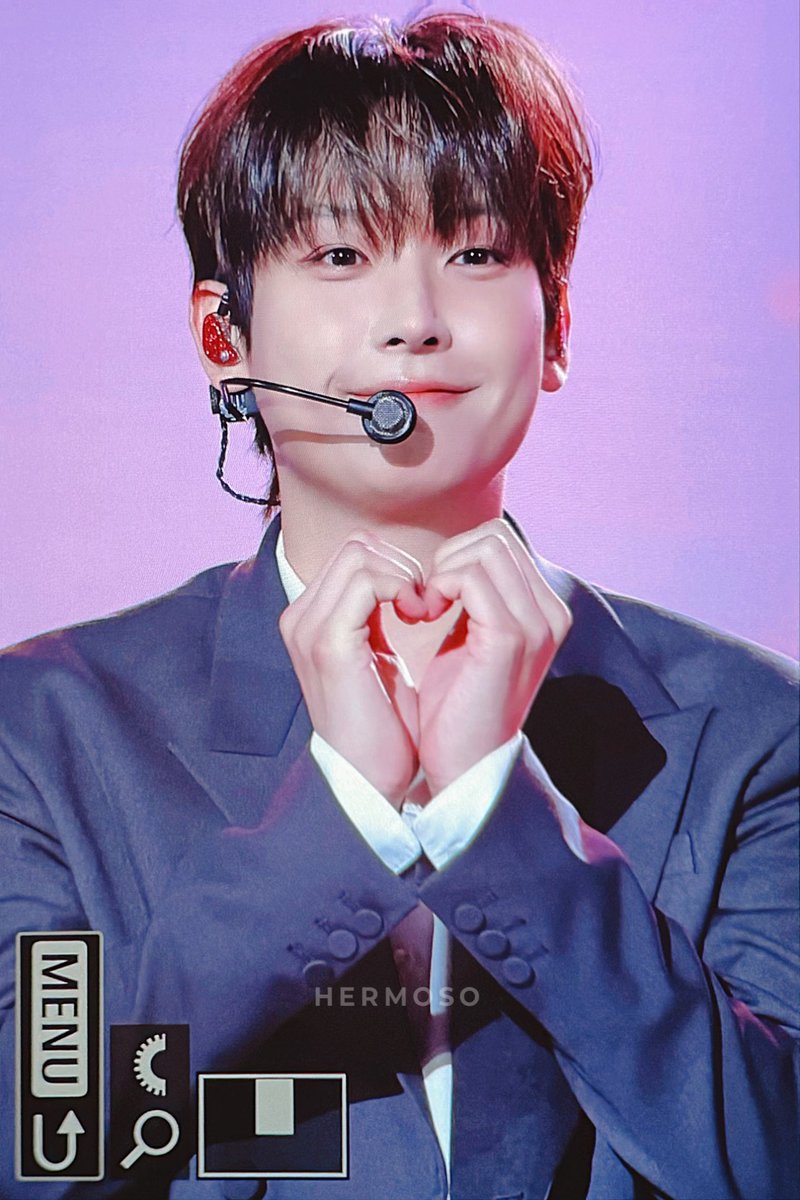 Hermoso712's tweet photo. 261001 논산엑스포 열린음악회
큩🤍
#인성 #김인성 #INSEONG #インソン #SF9 https://t.co/gUAydVROzI