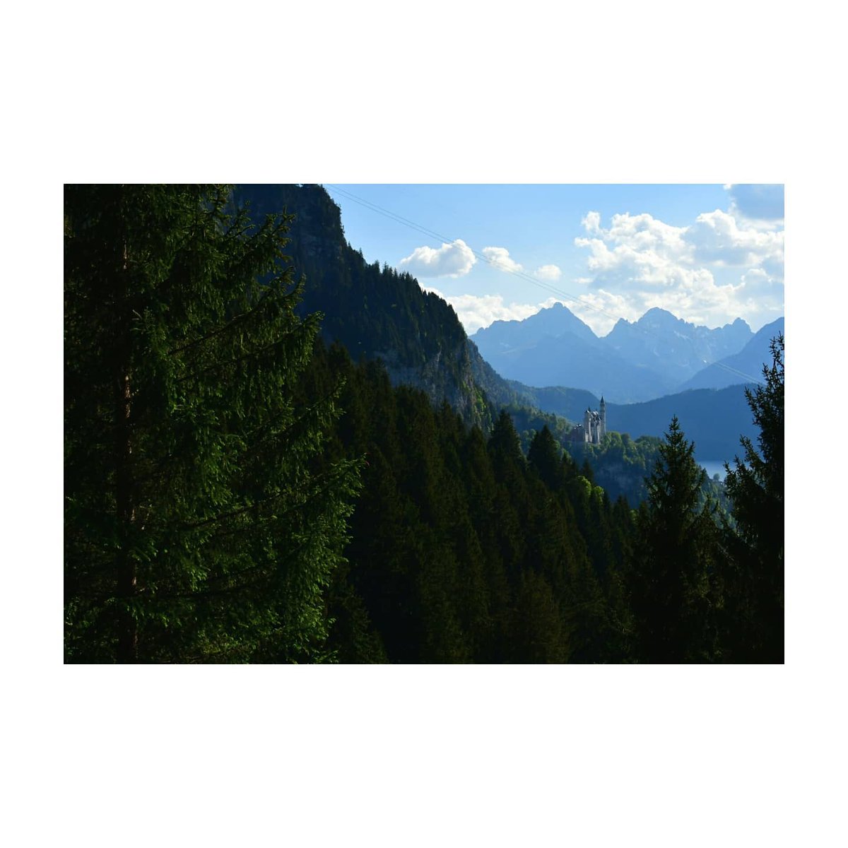 GokmenOtur's tweet photo. Bayern II... #urlaubbeifreunden #wandern #bayern #wonnemonatmai #berge #schlossneuschwanstein #ausblick #urlaub #allgäu #tegelberg #nikond7500 #30mm https://t.co/jMqLwa7sM2