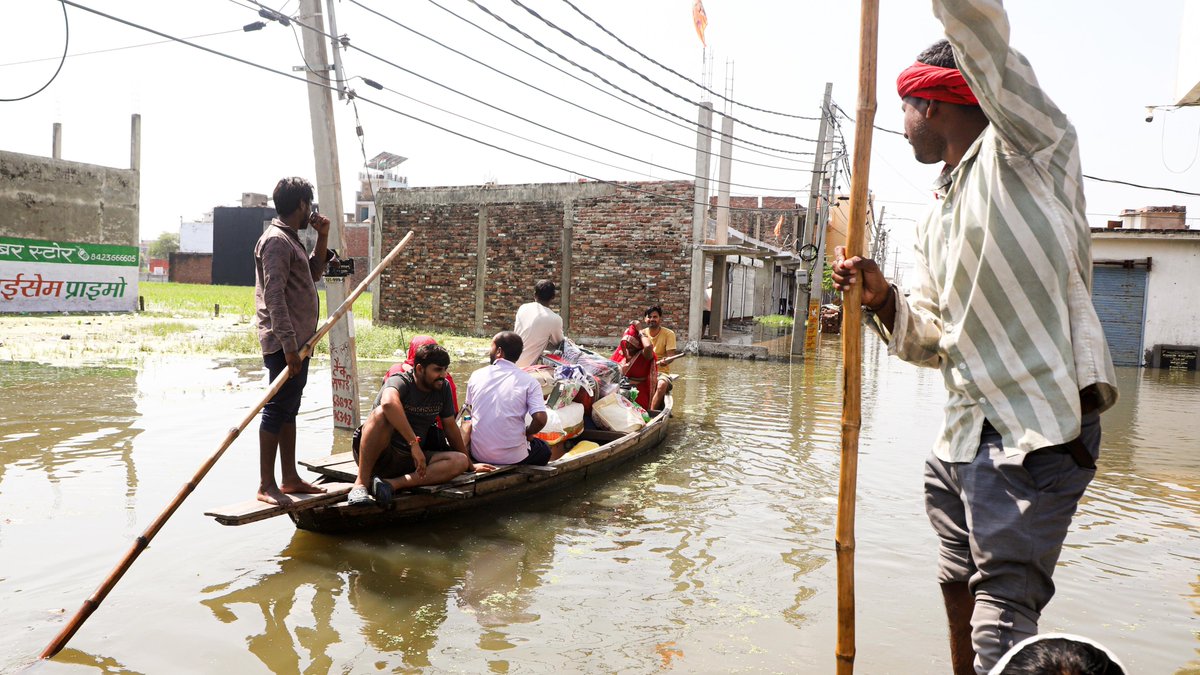 TOILucknow's tweet photo. Since Monday, #Lucknow has not recorded a single drop of rain, yet residents of Faizullaganj area have remained waterlogged for over a week as #Gomti continues to rise. With the river at 106.25 m, is this a #flood or an administrative failure?

Picture credit: Manoj Chhabra https://t.co/dHDJpTKmfK