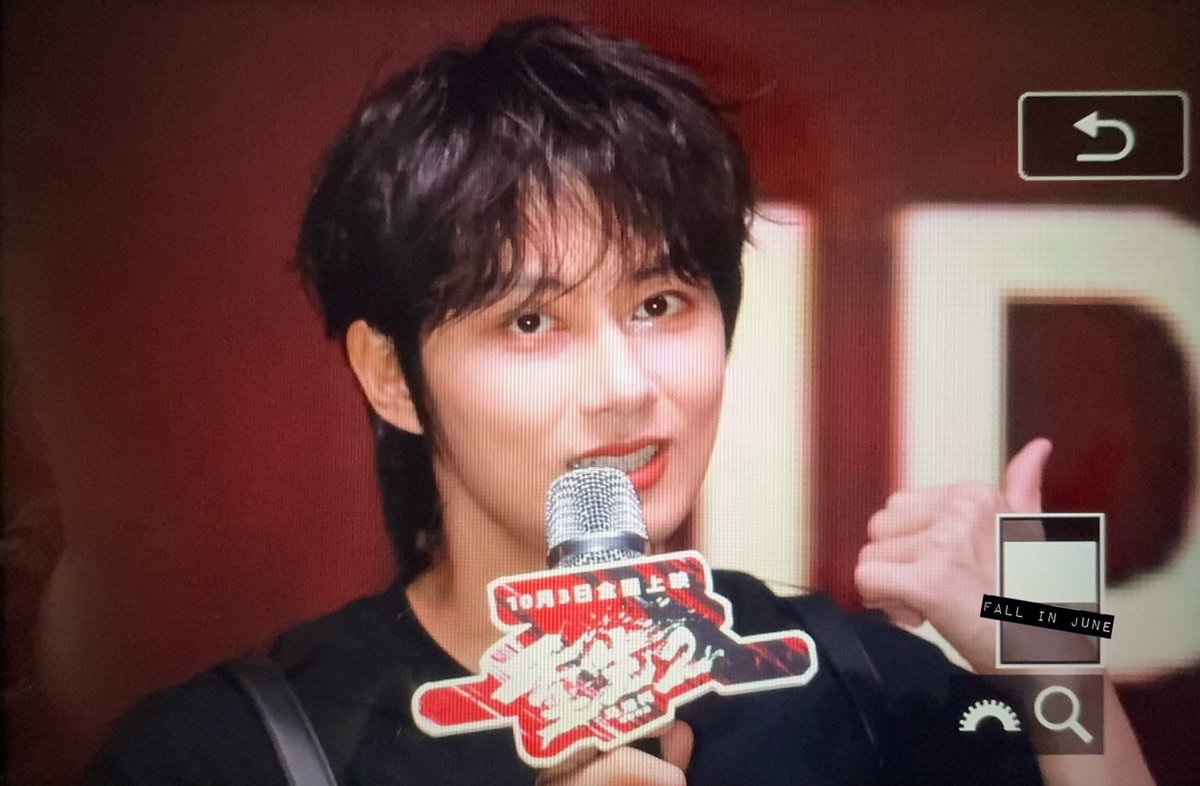 Jun960610net's tweet photo. 261001 重生2 심천 마지막 무대인사 프리퓨

내 마음속에 여전히 귀여운 고양이다🐱ㅠㅠ @pledis_17 
#SEVENTEEN #세븐틴 #JUN #文俊辉 #문준휘 #준 #ジュンピ #ジュン https://t.co/hZ3M47YGhq