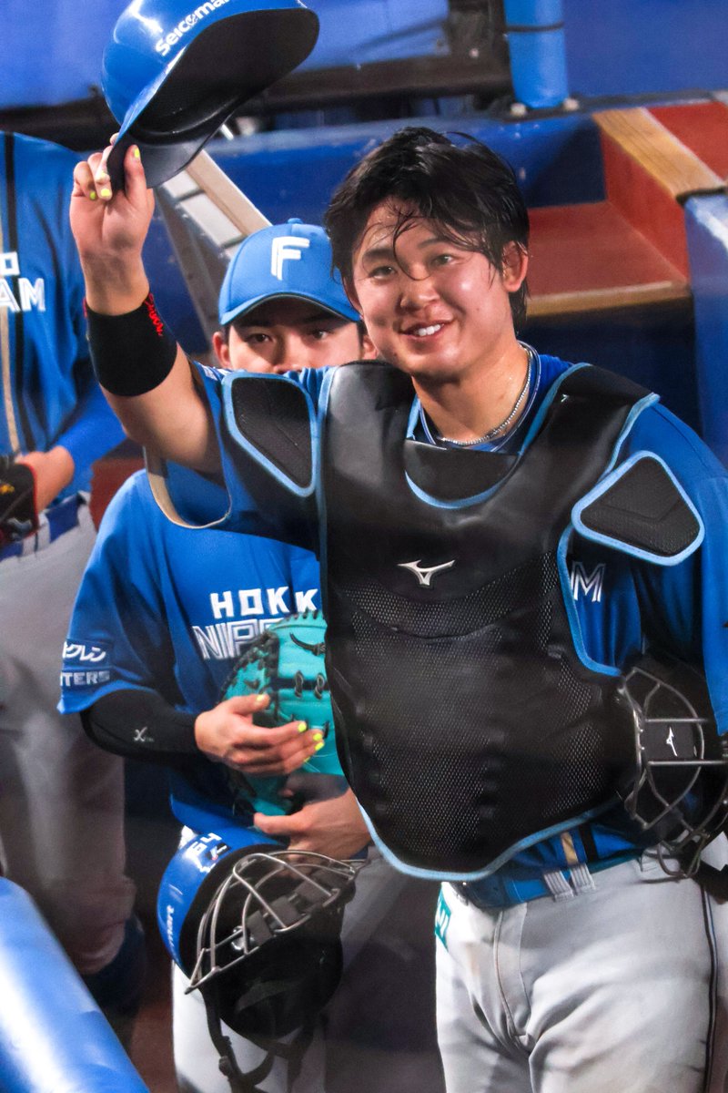 2OOOblueee's tweet photo. ［261001］ZOZOマリンスタジアム
うちの最強鬼嫁ﾄﾞﾔｧ⚡️⚡️
#lovefighters #進藤勇也 https://t.co/iMBfZmcxMd