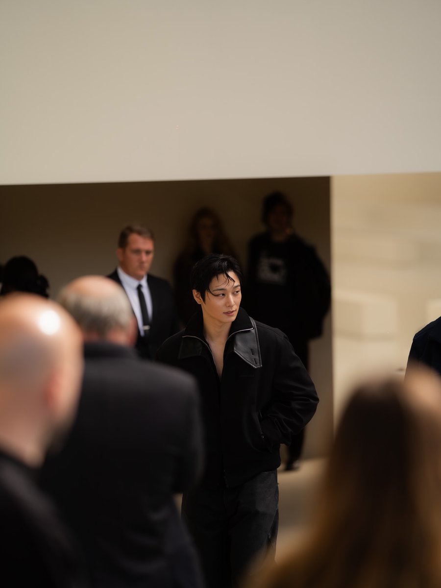 dailyljy's tweet photo. juyeon on photographer robinson krusoer's instagram 📸

JUYEON FOR BALENCIAGA PFW
#JUYEONxBalenciaga
#JUYEON #주연 https://t.co/n0Hdn9yxmB