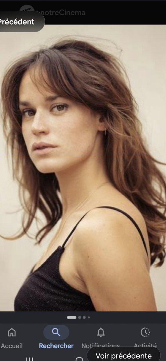 Vincentux8e's tweet photo. @morandiniblog Constance Gay est carrément belle pour ne pas dire beaucoup plus . Ça va déménager avec elle .ça ne peut pas etre triste https://t.co/TPnJbD7kNH