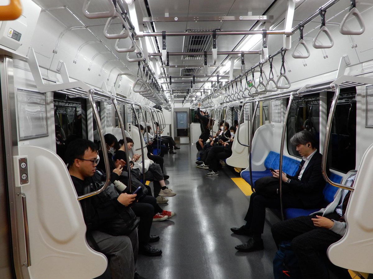 aD7m0GTBOt41668's tweet photo. 450M E131系N3編成+N4編成
長野側からも乗ってみましたが、山間部でも凄く快適でした。あとE127系にも搭載されている姨捨駅の案内放送がありました https://t.co/2SyPQUIQ7c