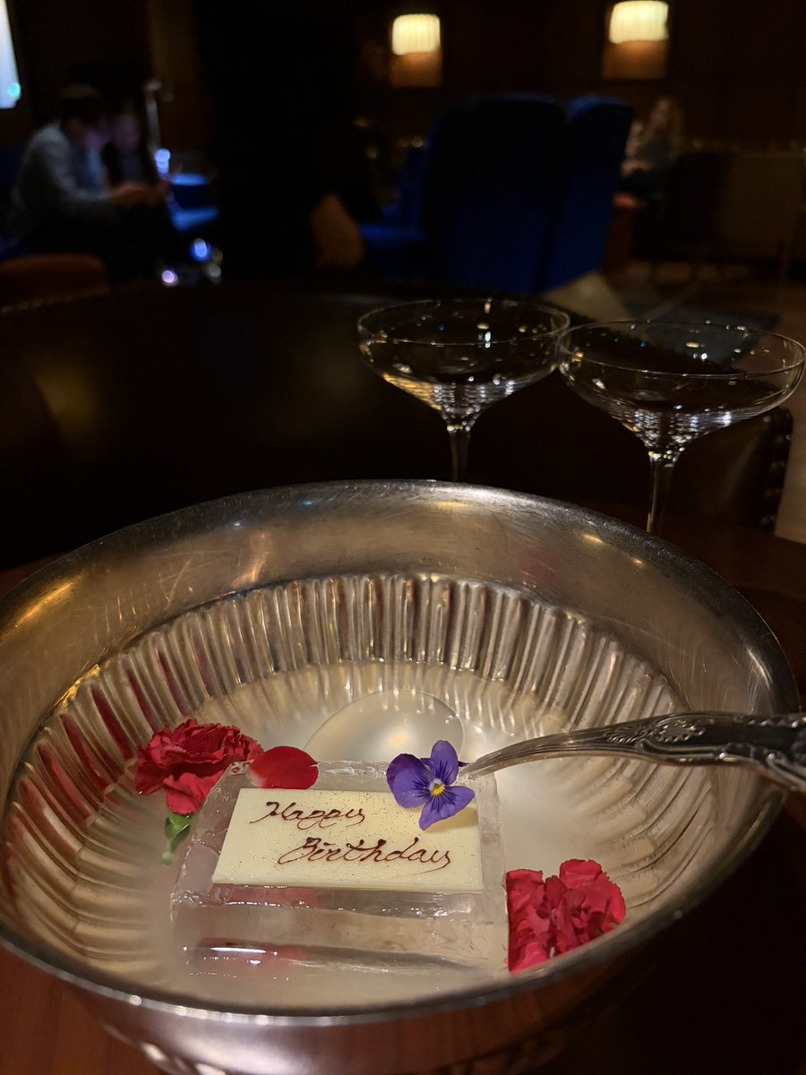 _6xpx's tweet photo. ・YAUMAY(シンプル美味&amp;可愛い)
・TWELVE GARDENS BAR&amp;GRILL イタリアン 溜池山王(コースの量がかなり多くて、満足度高いです)
・エディション銀座 パンチルーム(ディナーじゃないけど、カクテル？にバースデープレート乗せてくれます🕺🏻パリピ) https://t.co/cWH6O9MssM