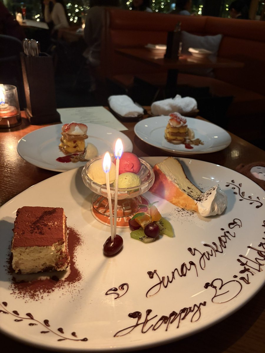 _6xpx's tweet photo. ・YAUMAY(シンプル美味&amp;可愛い)
・TWELVE GARDENS BAR&amp;GRILL イタリアン 溜池山王(コースの量がかなり多くて、満足度高いです)
・エディション銀座 パンチルーム(ディナーじゃないけど、カクテル？にバースデープレート乗せてくれます🕺🏻パリピ) https://t.co/cWH6O9MssM