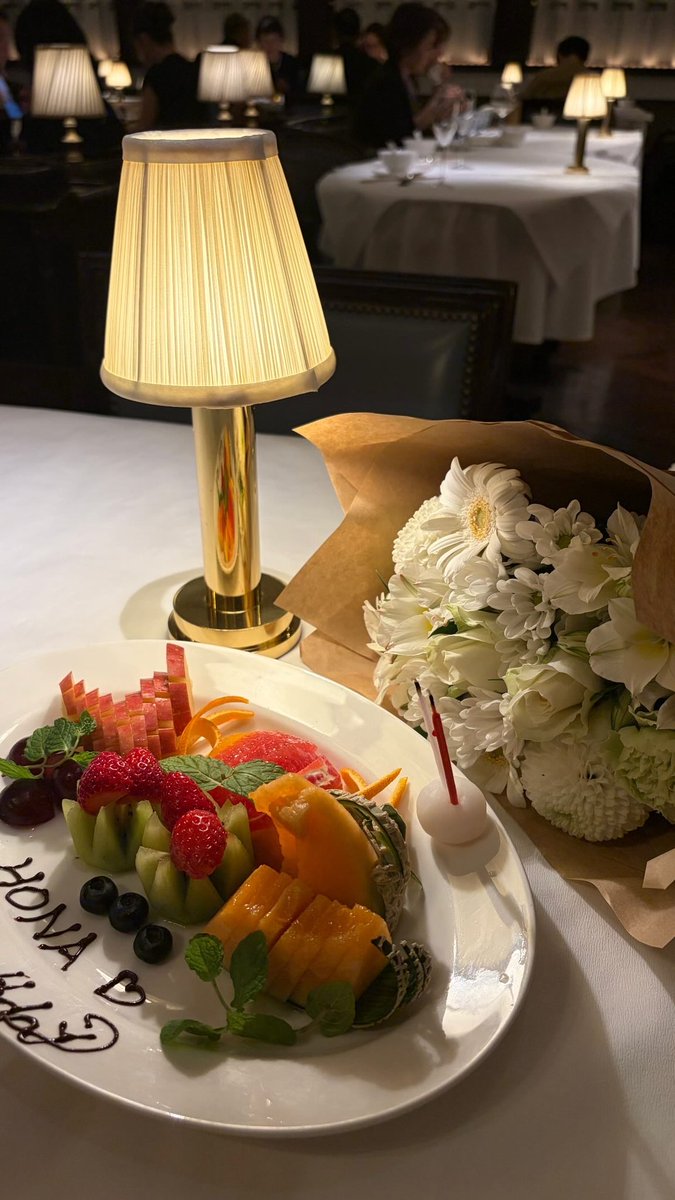 _6xpx's tweet photo. ・YAUMAY(シンプル美味&amp;可愛い)
・TWELVE GARDENS BAR&amp;GRILL イタリアン 溜池山王(コースの量がかなり多くて、満足度高いです)
・エディション銀座 パンチルーム(ディナーじゃないけど、カクテル？にバースデープレート乗せてくれます🕺🏻パリピ) https://t.co/cWH6O9MssM