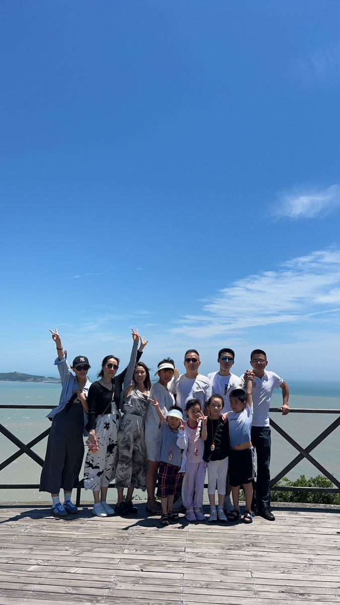 yxo_qz19861's tweet photo. Today, we gather with friends old and new to celebrate a wonderful occasion—honoring the spirit of growth and connection that makes every moment shine. https://t.co/ZCIbsBrE4j