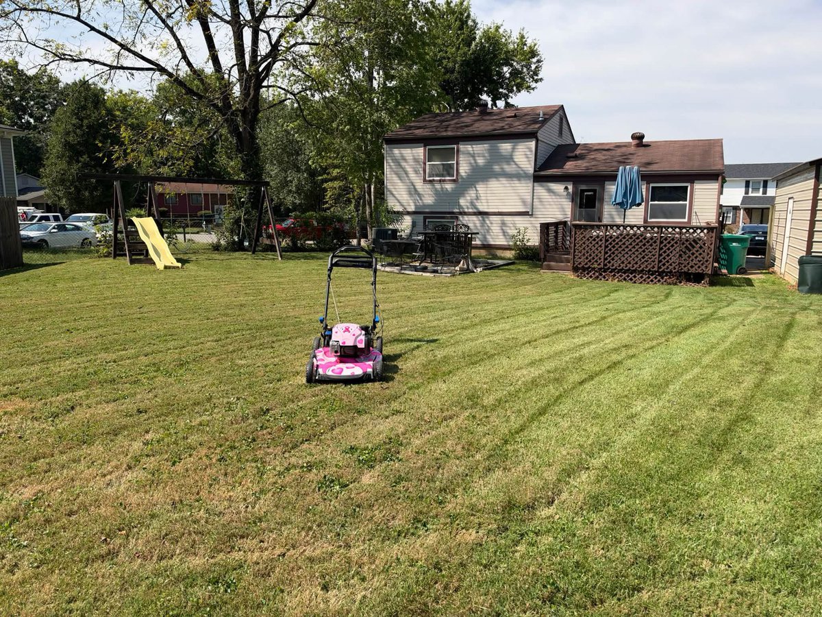 iamrodneysmith's tweet photo. Today I had the honor of meeting & mowing the lawn of Lesley Lewis, a breast cancer survivor of 31 years. She was only in her 20s when a lump she thought was a cyst turned out to be aggressive breast cancer. Given just one week to choose between a lumpectomy and a mastectomy, she turned to prayer and made one of the hardest decisions of her life. She underwent a mastectomy followed by chemotherapy. What touched my heart most was hearing her say, “31 years.” That’s 31 years of birthdays, memories, watching her son grow up, and now enjoying life as a grandmother to two beautiful girls. Just imagine all those precious moments she might have missed. Today, she’s here to share her story and give hope to others facing this battle. ❤️🎀 Be sure to check out their video in my next post.