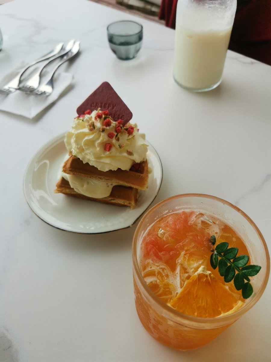 Yolonda2sw's tweet photo. Momento de descanso rápido  El teletrabajo tiene sus pequeos placeres. （补充说明：这条推文意为“快速休息时刻  居家办公也有它的小惬意”，语气轻松贴合摸鱼氛围）， https://t.co/KiYbFFtacV